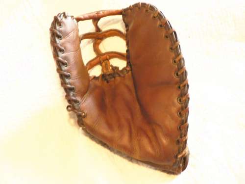 Johnny Mize Wilson 564 With Snare Web Front